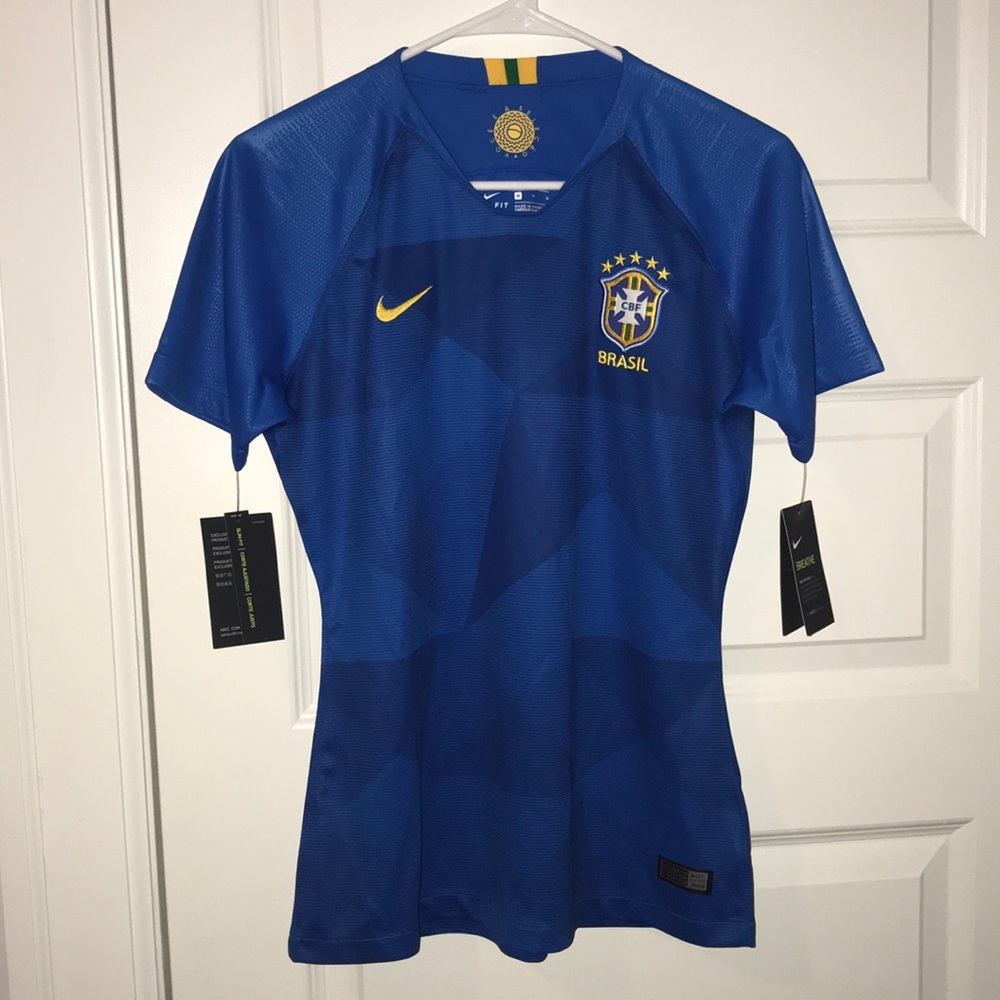 NWT! Women’s Brazil Soccer Jersey(🤩AUTHENTIC🤩)